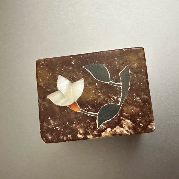 Small Stone Mother of pearl inlay flower jewelry Ring Holder vintage gift box - Picture 11 of 11